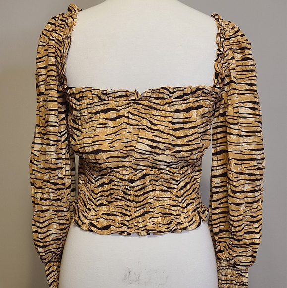 NWT Faithfull The Brand Willow Smocked Crepe Top Tiger Animal Print Size 4 - Picture 7 of 7